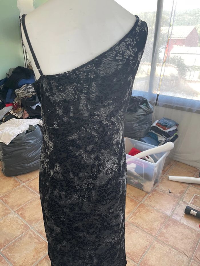 Robe noir avec une bretelle marque Fashion express - photo numéro 4