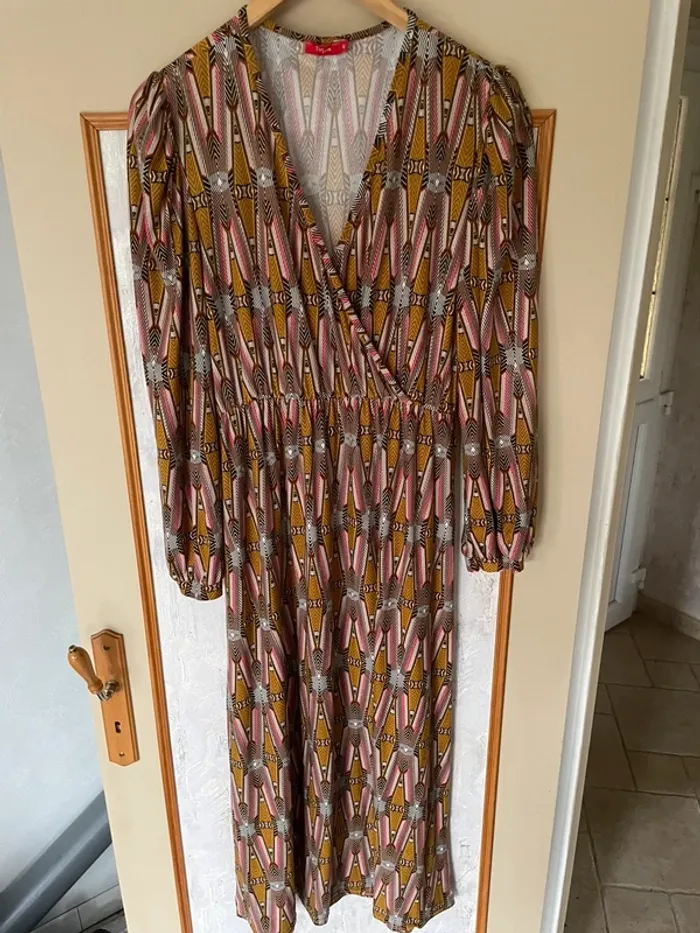 Jolie robe multicolore  manche longue