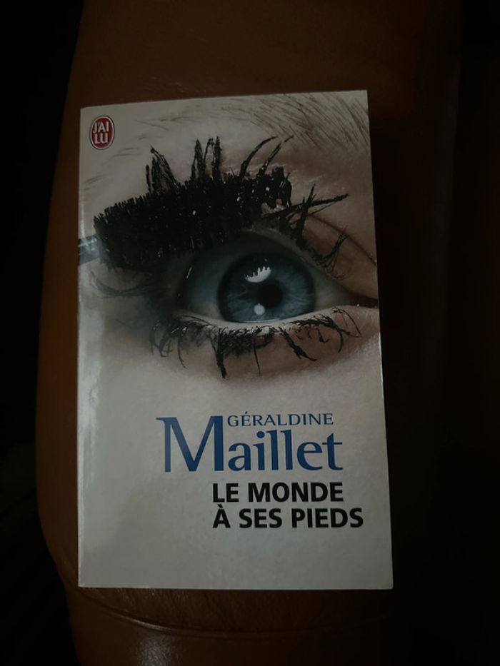Livre le monde à ses pieds