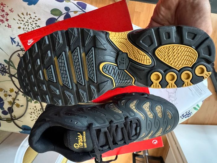 Nike Air Max Plus Drift PSG Édition Limitée – Noir/Or – Taille 40.5 - photo numéro 6