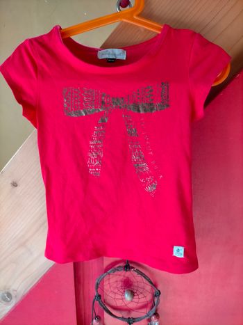 Ravissant tee-hirt Jean Bourget neuf 5 ans