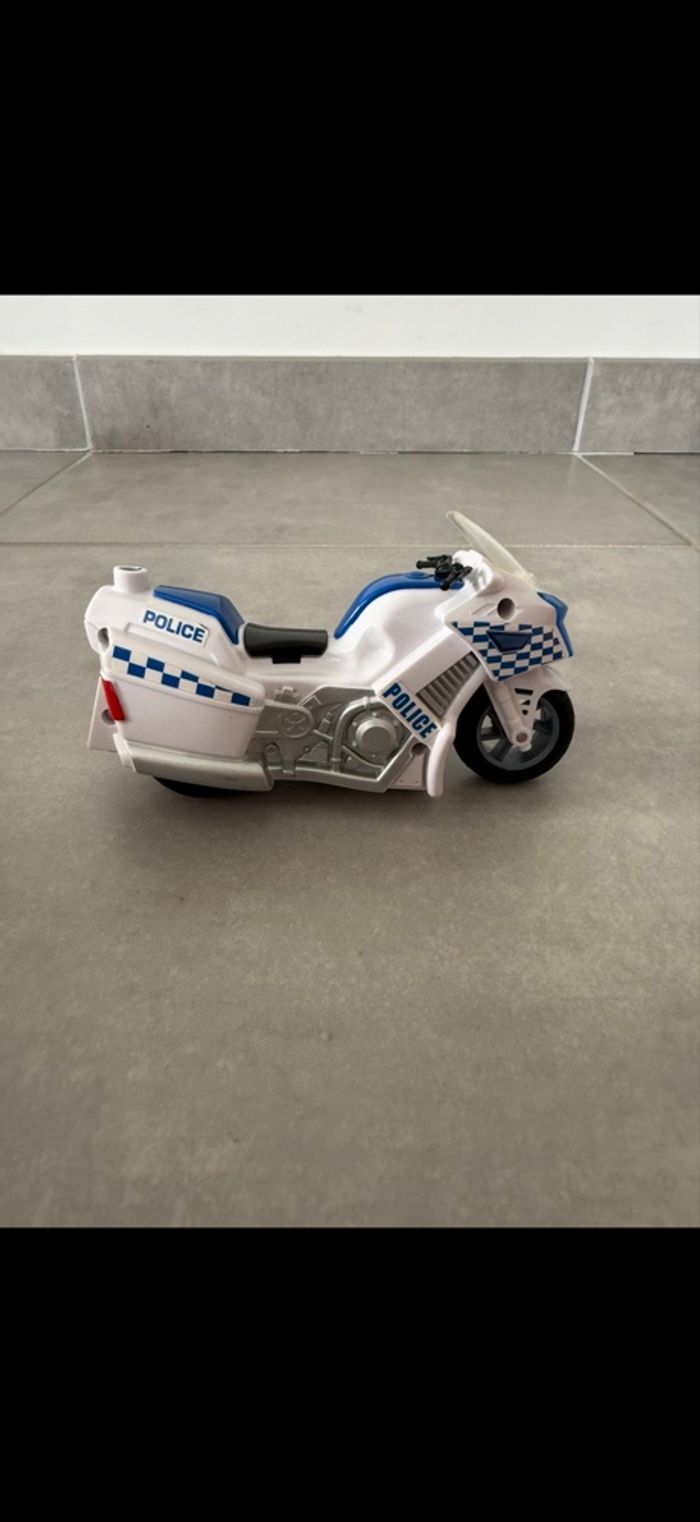 Moto police lumineuse et sonore - photo numéro 8
