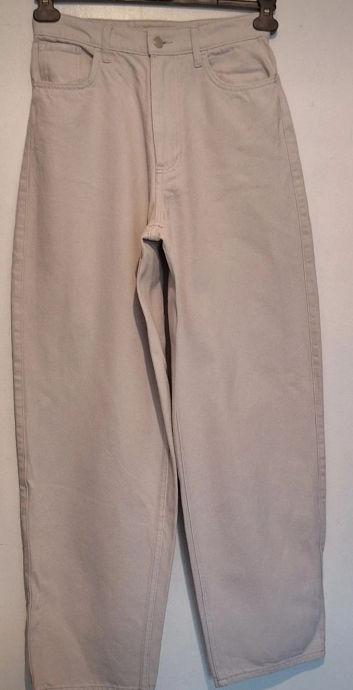 Jean mom écru en 100 % coton