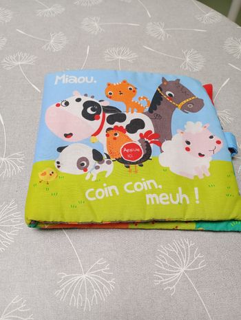 Livre tissu avec sons