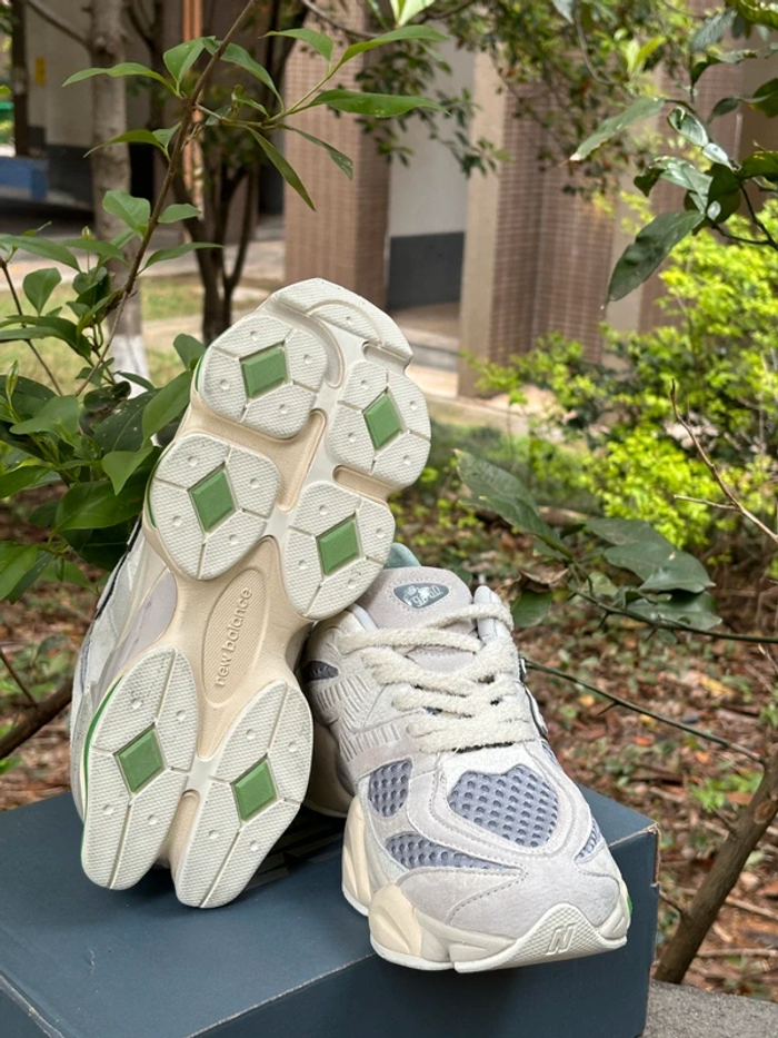 New Balance 9060 Beige 44 - photo numéro 5