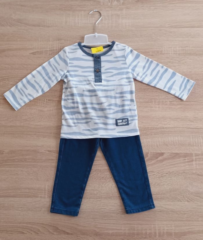 Ensemble 2 pièces bébé garçon Plus Collection, couleur bleu et blanc, tee-shirt manches longues + pantalon, taille 18 mois, neuf avec étiquette 🏷. - photo numéro 2
