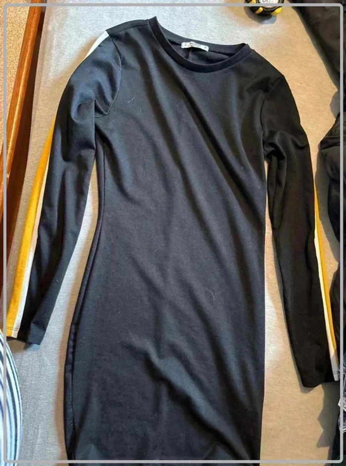 Robe taille 38 mais plus 36marque pull & bear - photo numéro 2