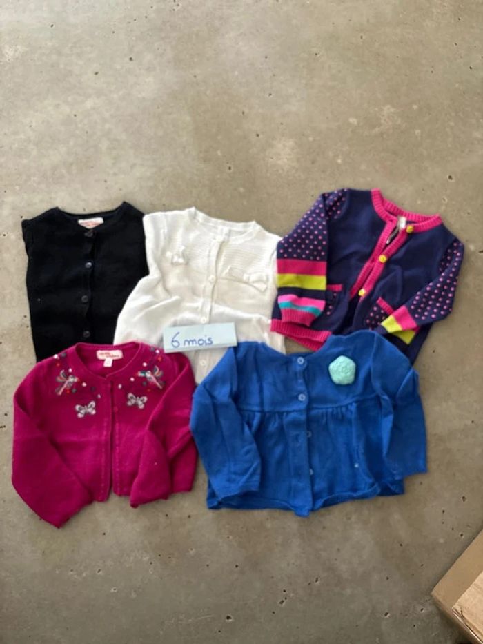 Lot 4 gilets manches longues 6 mois