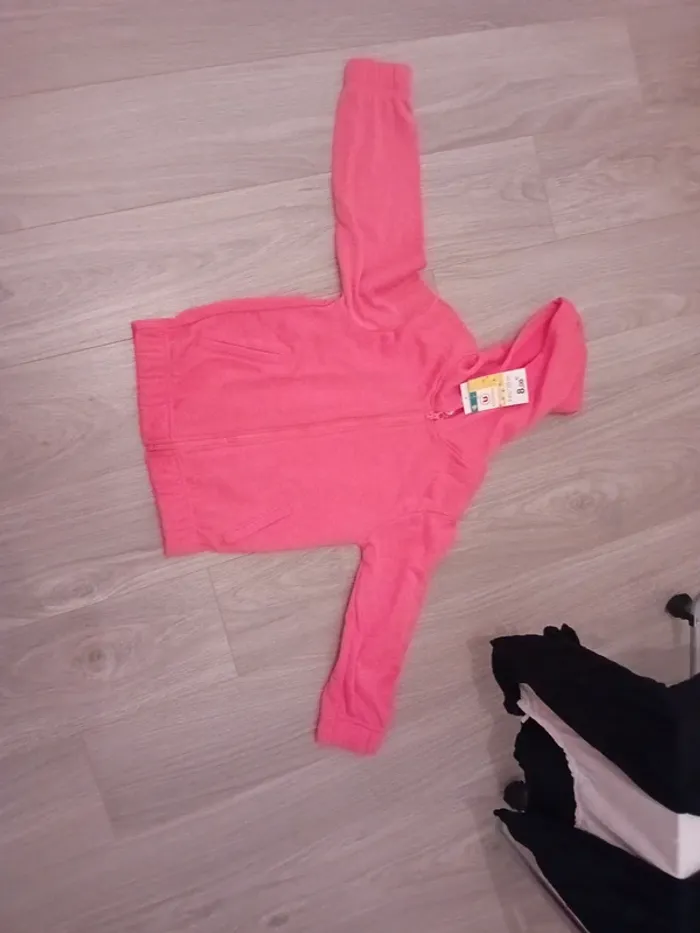 Veste jogging neuve 6 ans
