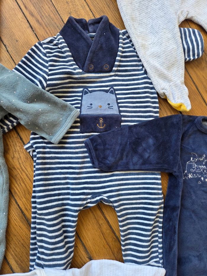 Lot pyjamas 1 pièce - photo numéro 4