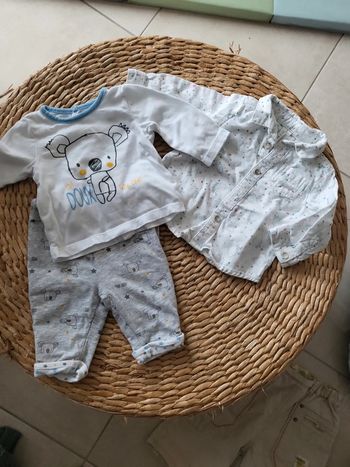 Chemise et ensemble 1 mois garçon très bon état