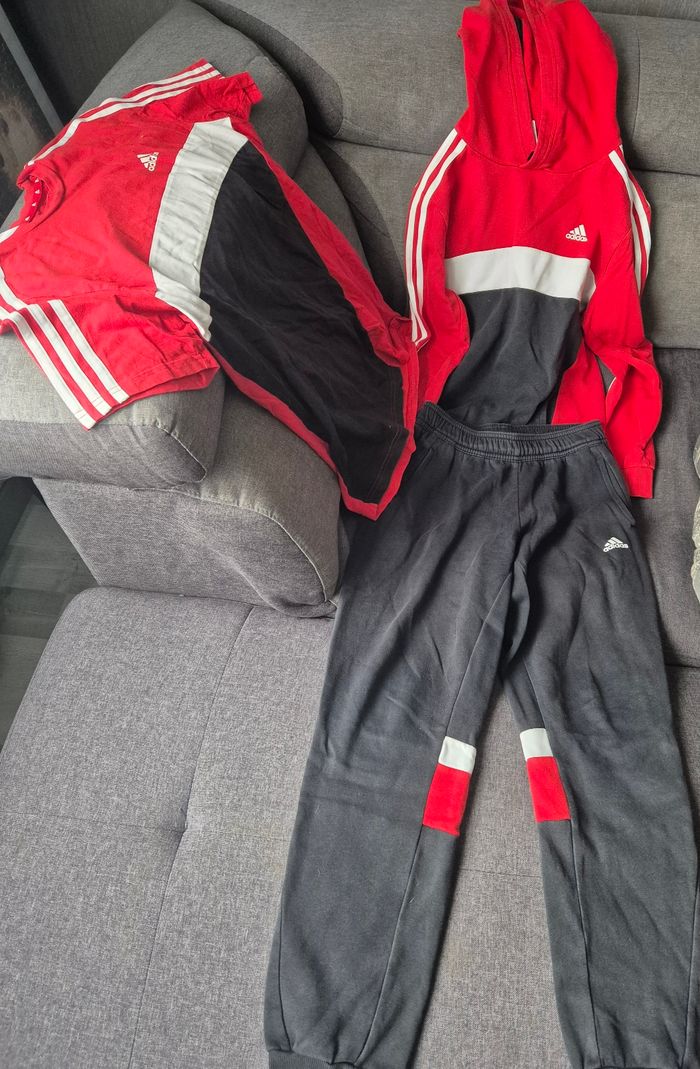 Vend survêtement garçon adidas