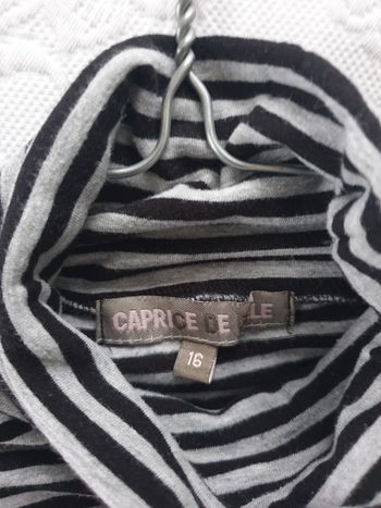 Col roulé noir rayé 16 ans