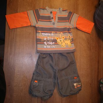 Ensemble pantalon et t-shirt 3 mois