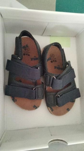 Sandales marque Tape à l'oeil taille 24