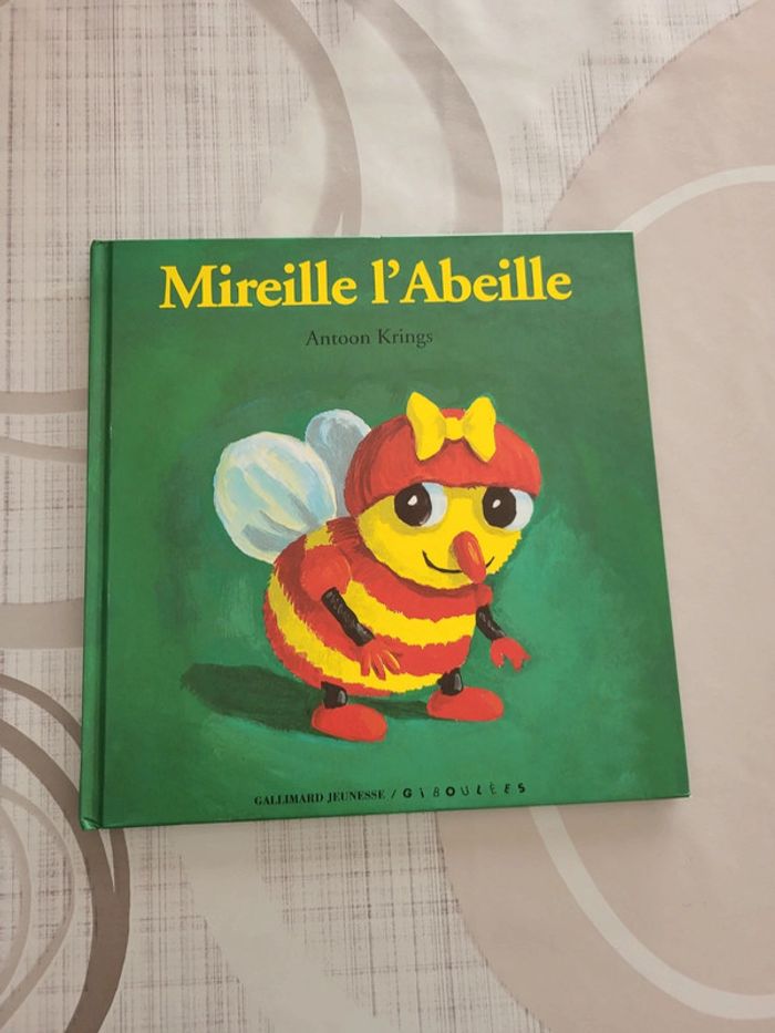 Livre mireille l'abeille
