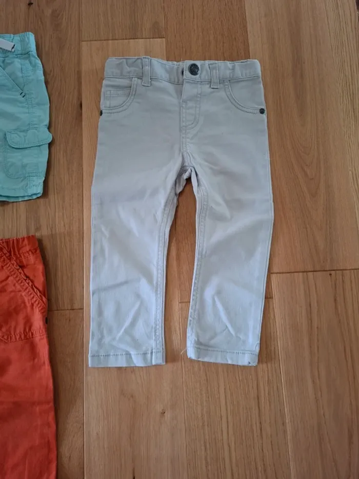 Lot 2 shorts et 1 pantalon 23 mois - photo numéro 4
