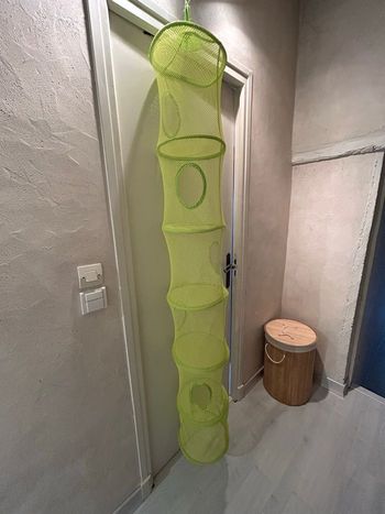 Accessoires de rangement en filet chambre d’enfant 