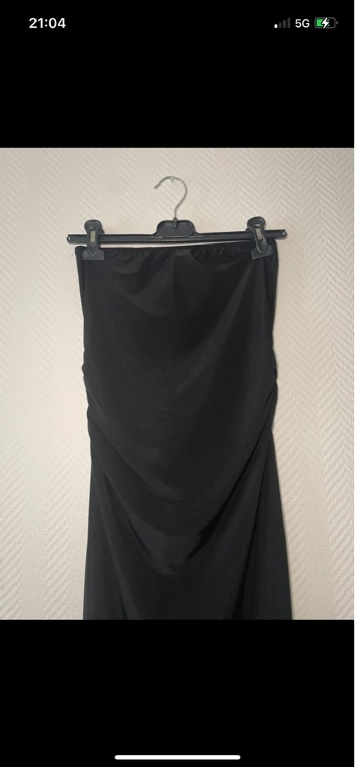 Robe bandeau noire, Kourtney Kardashian Baker - photo numéro 2