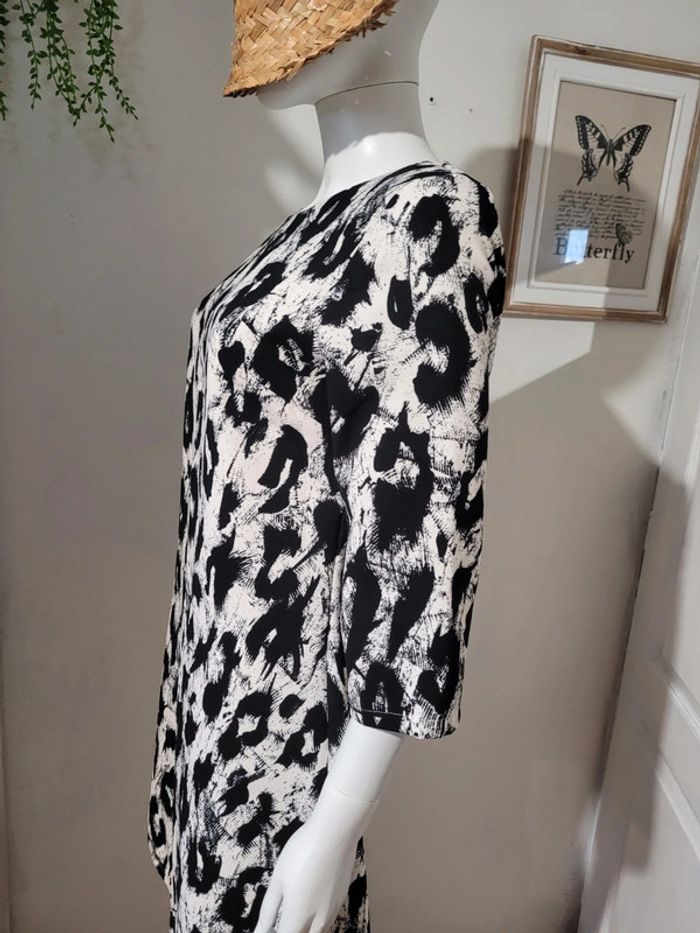 Robe noire et blanc - photo numéro 5