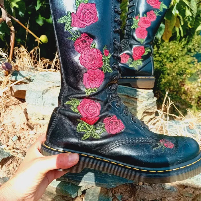 Dr. Martens 1914 Vonda roses brodées 39 - photo numéro 2