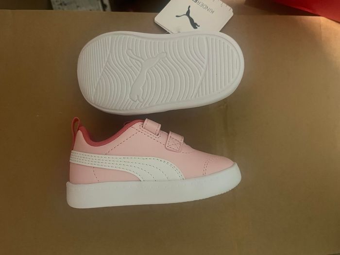 Basket Puma pour enfants- filles 
Taille disponible 19, 20, 21, 22

Prix ferme - photo numéro 3