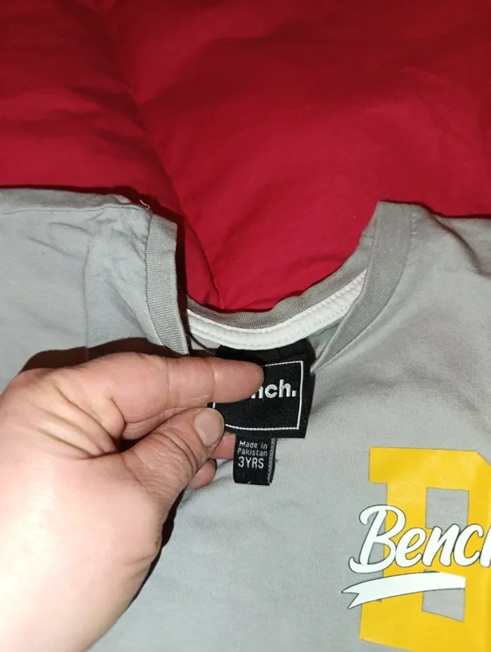 Ensemble jogging et tee shirt Bench. Taille 3 ans - photo numéro 8