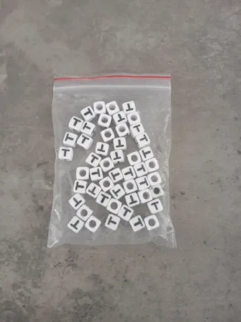 Perles lettres