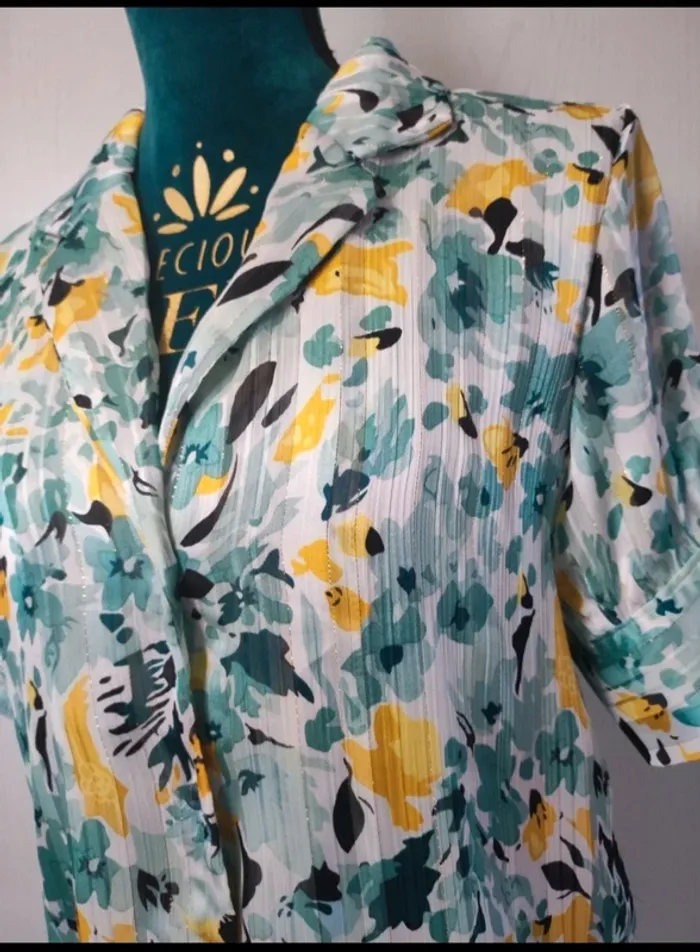 Blouse manches courtes ou chemisier - photo numéro 2