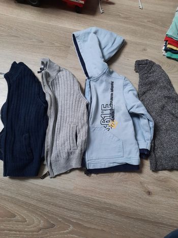 Lot de pull et gilet 24 mois