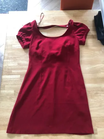 Robe bordeaux soirée T40 – nœud dos