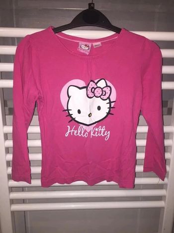 T shirt Hello Kitty 4 ans’ en tbe à 3 euros