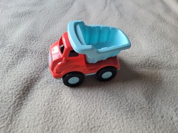 Petit camion benne 