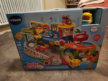 Jouet tut tut bolide neuf jamais  déballé