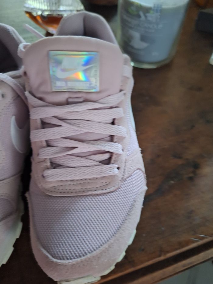 Baskets Nike rose - photo numéro 5