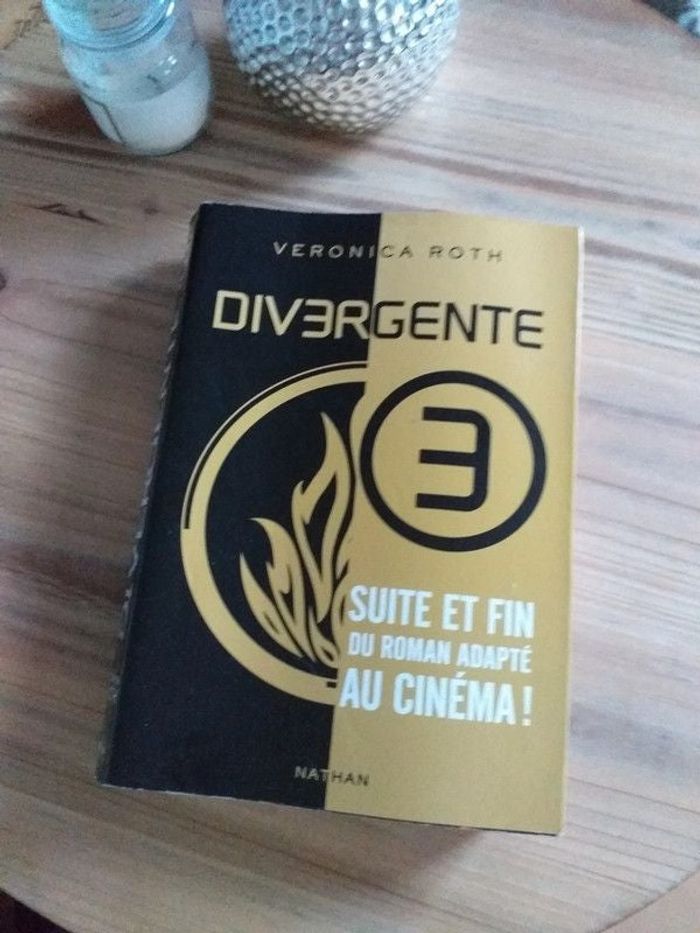 Grand livre Divergente 3 - Veronica Roth