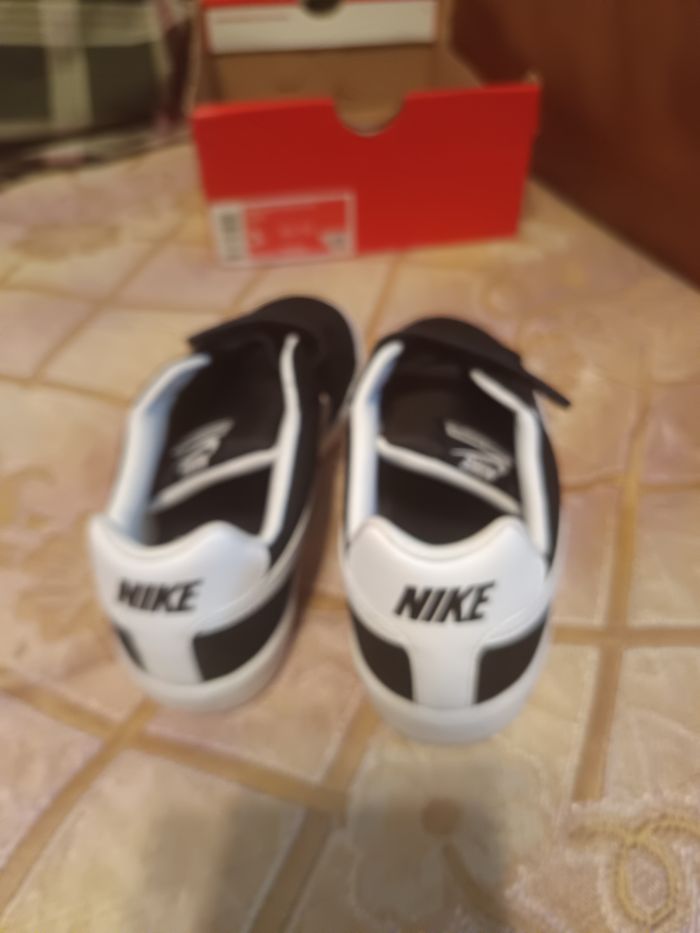 Basket Nike mixte neuf - photo numéro 5