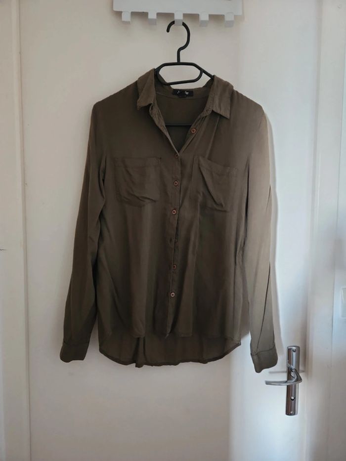 Chemise verte kaki