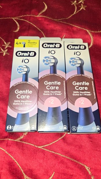 Lot 8 brossettes oral-b iO gentle care neuves