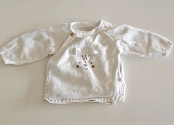Gilet blanc taille 1 mois neuf