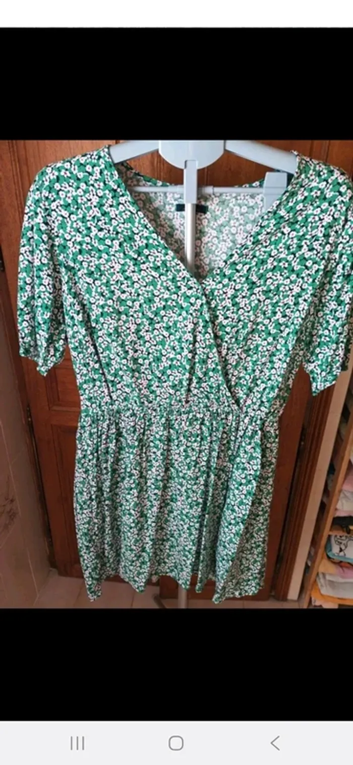 Robe kiabi verte taille 42-44