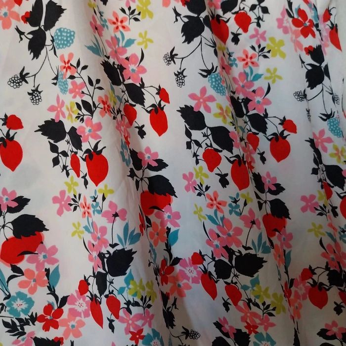 Magnifique blouse taille 42 neuve - photo numéro 3