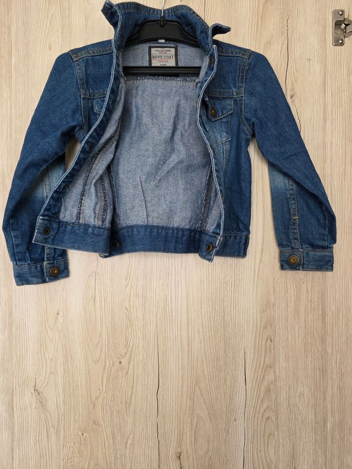 VESTE EN JEANS GARÇON TAILLE 4ANS MARQUE LES 3 SUISSES - photo numéro 4