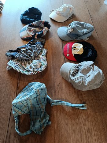 Lot casquettes et bobs