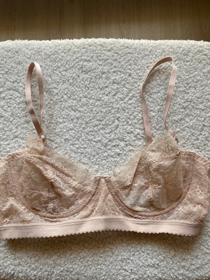 Soutien-gorge rose pâle