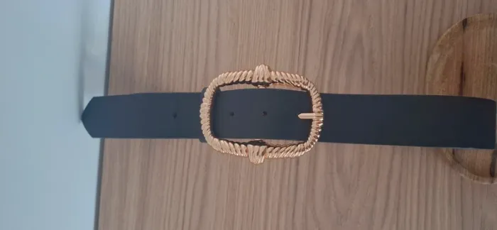 Ceinture noire boucle dorée – Style Artemis - neuve 🌟