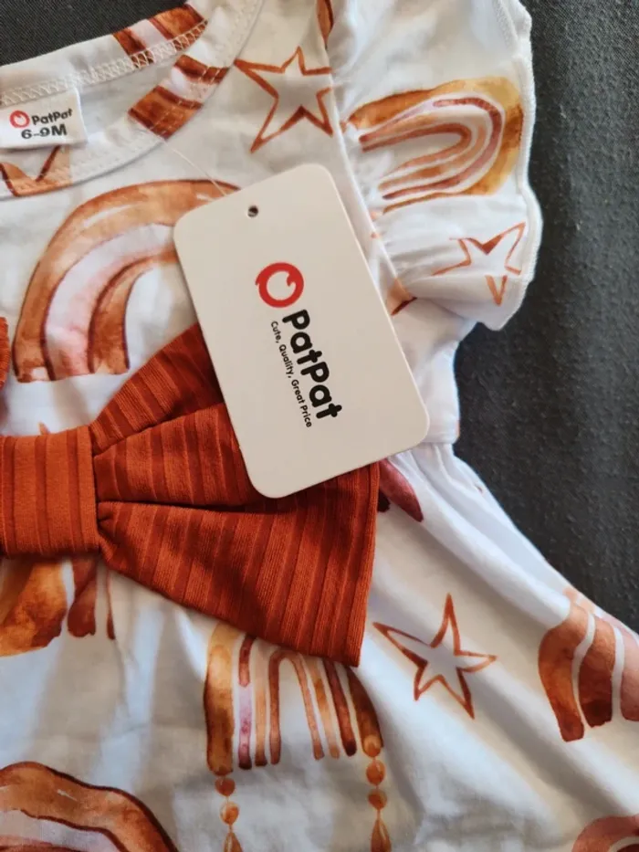 Robe neuve taille 6-9mois - photo numéro 3