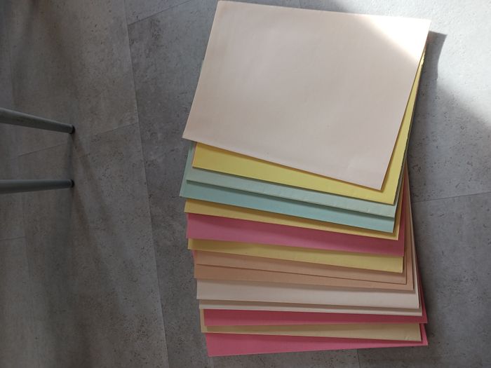 lot de 80 sous chemises diverses couleurs