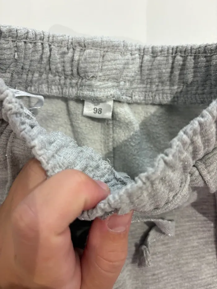 Pantalon training gris pailletée zeeman 98 cm fille - photo numéro 2
