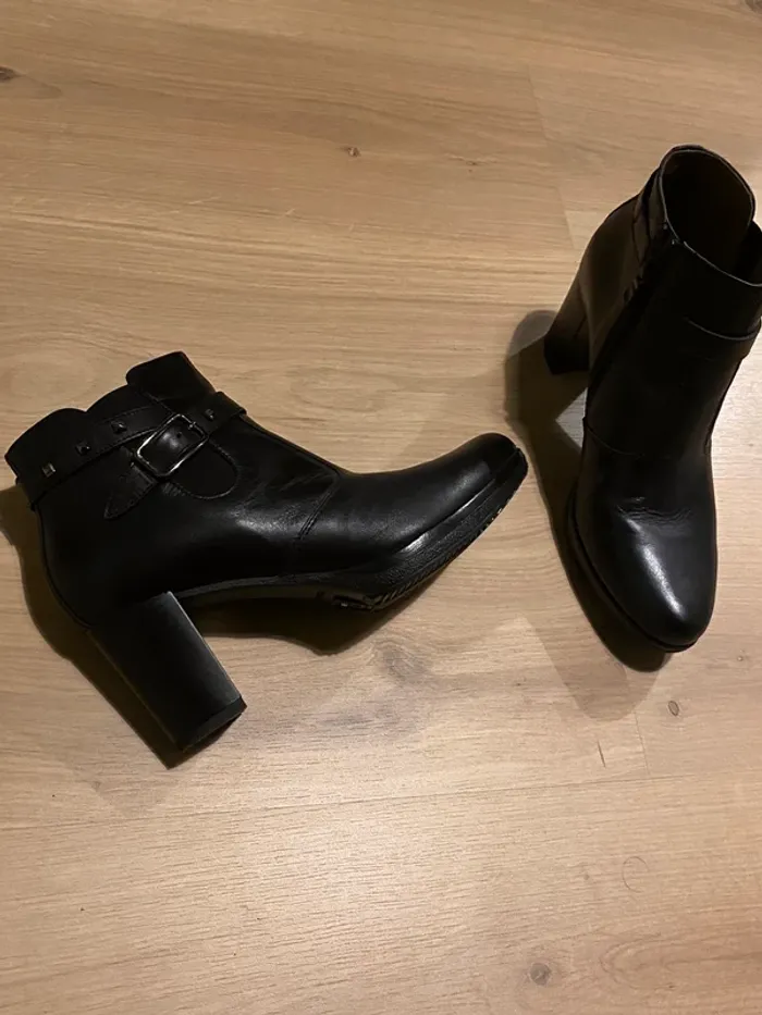 Superbes bottines en cuir